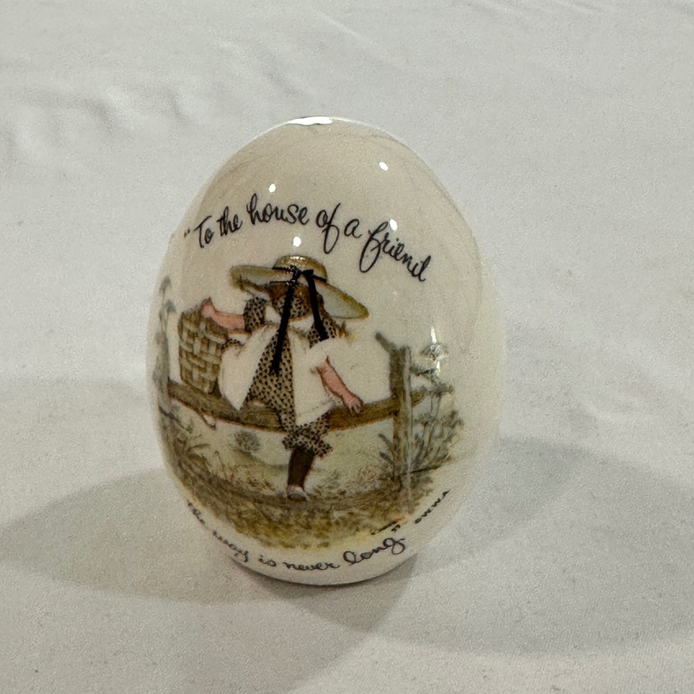 Vintage Holly Hobbie Porcelain Egg Figurine 1973 World Wide Arts Made in Japan